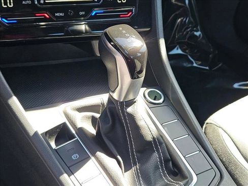 Used 2025 Volkswagen Jetta Sport image 14