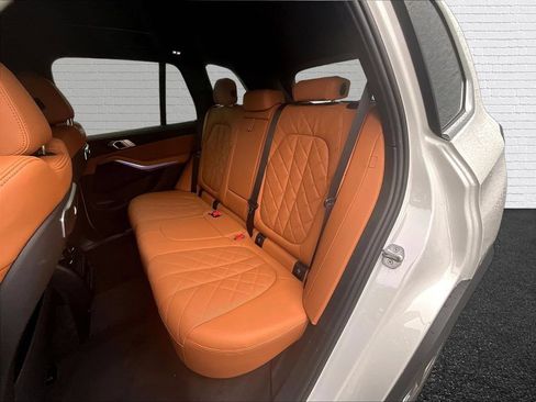 Used 2024 BMW X5 xDrive40i w/ Parking Assistance Package AWD/4WD image 18