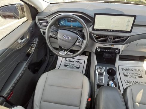 Used 2023 Ford Escape Platinum image 15