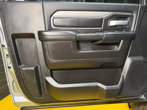 Used 2019 RAM 2500 Tradesman w/ Chrome Appearance Group RWD image 17