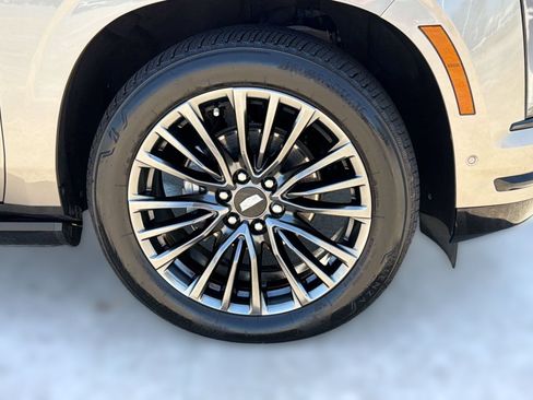 Used 2025 Cadillac Escalade Sport Platinum w/ LPO, Floor Liner Package AWD/4WD image 13