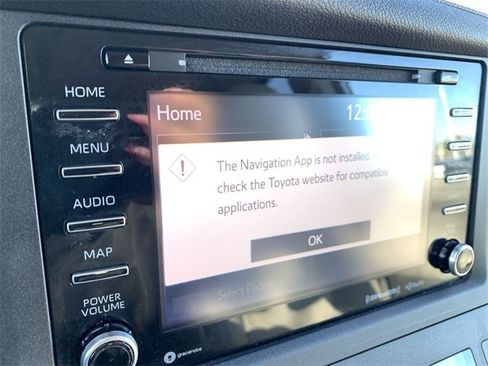 Used 2020 Toyota Sienna Limited image 23