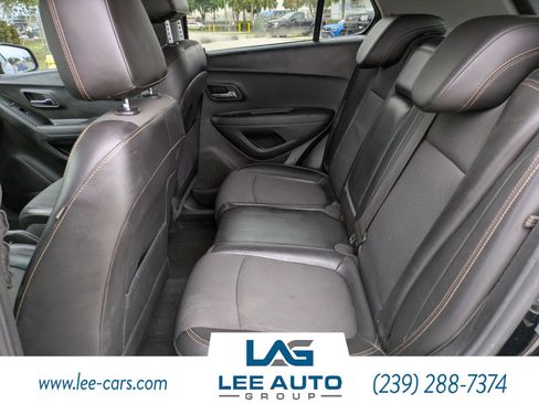Used 2020 Chevrolet Trax LT w/ Redline Edition image 11