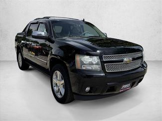 Used 2011 Chevrolet Avalanche LTZ AWD/4WD video 3