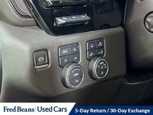 Used 2022 Chevrolet Silverado 1500 ZR2 w/ Technology Package AWD/4WD image 15