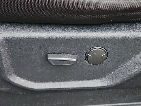 Used 2020 Ford Expedition XLT image 26