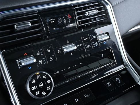 New 2025 Nissan Armada Platinum Reserve image 14