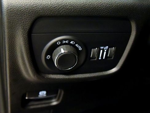 Used 2023 Jeep Grand Cherokee Altitude image 18