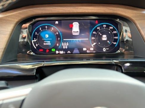 Used 2025 Volkswagen Atlas SE image 30