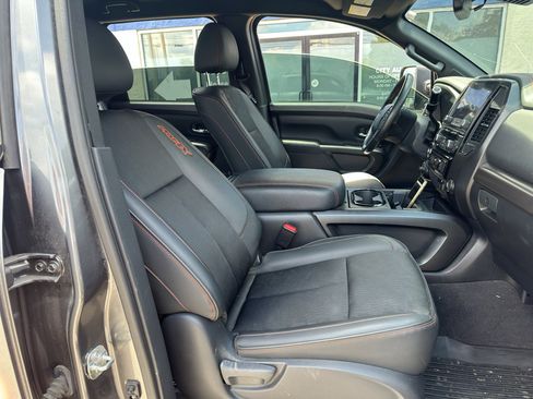 Used 2022 Nissan Titan PRO-4X AWD/4WD image 10