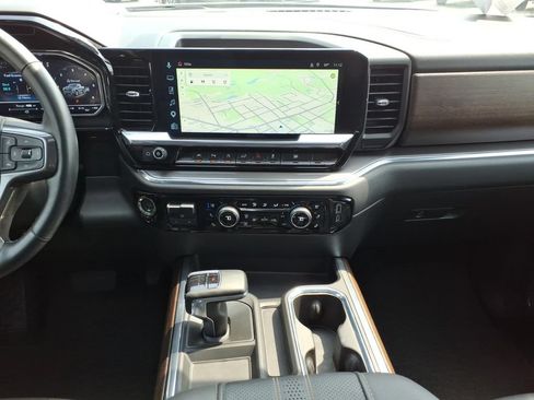 Used 2023 Chevrolet Silverado 1500 High Country AWD/4WD image 17