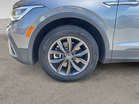 Certified 2023 Volkswagen Tiguan SE FWD image 14