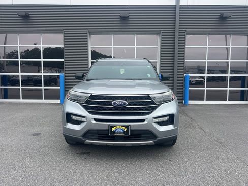 Used 2020 Ford Explorer XLT w/ Equipment Group 202A image 5