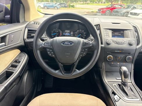 Used 2018 Ford Edge SE FWD image 26