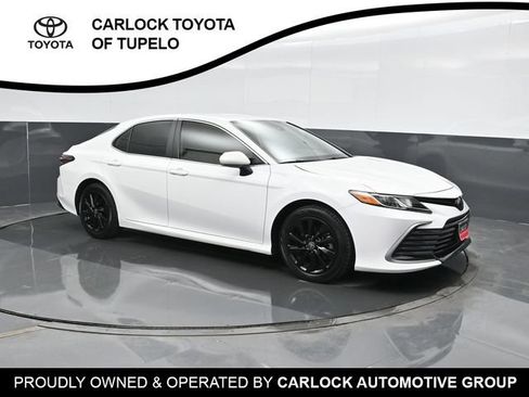 Used 2024 Toyota Camry LE FWD image 6