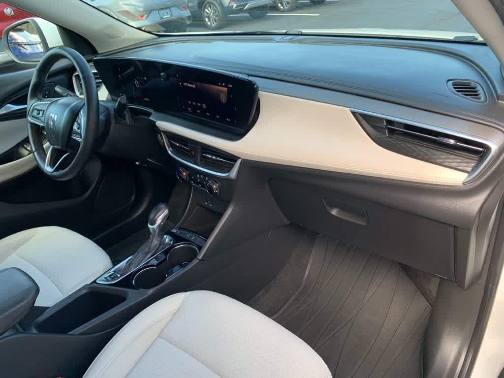 Certified 2024 Buick Encore GX Preferred w/ Comfort Package FWD image 22