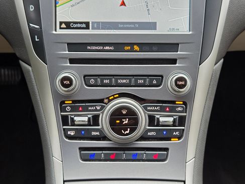Used 2018 Lincoln MKZ Reserve FWD image 17