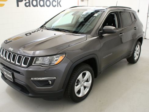 Used 2019 Jeep Compass Latitude AWD/4WD image 4