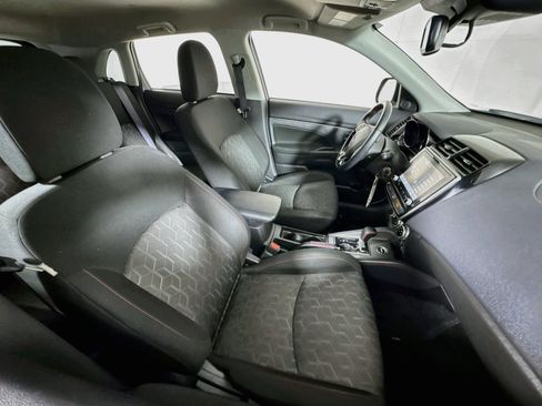 Used 2025 Mitsubishi Outlander Sport LE AWD/4WD image 25