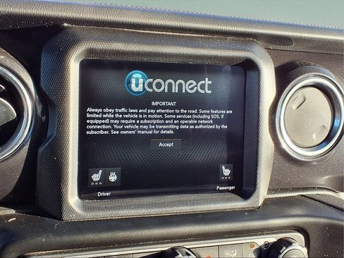Used 2022 Jeep Wrangler Unlimited Rubicon w/ Trailer Tow Package AWD/4WD image 12