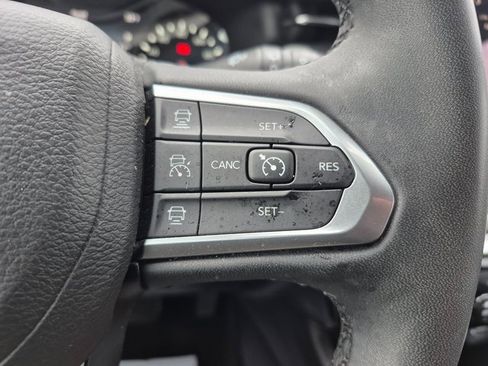 Used 2024 Jeep Compass Limited image 18