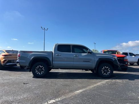 Used 2020 Toyota Tacoma TRD Off-Road image 8