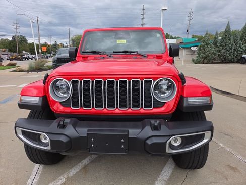 Certified 2025 Jeep Wrangler Unlimited Sahara w/ Safety Group AWD/4WD image 4