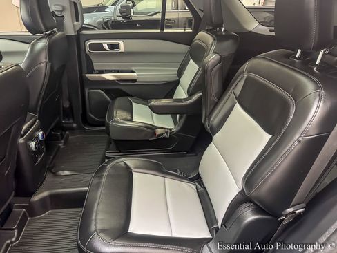 Used 2023 Ford Explorer XLT w/ Equipment Group 202A image 14