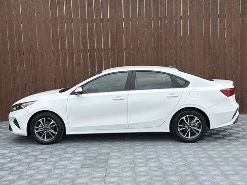 Used 2024 Kia Forte LXS w/ LXS Technology Package FWD image 12