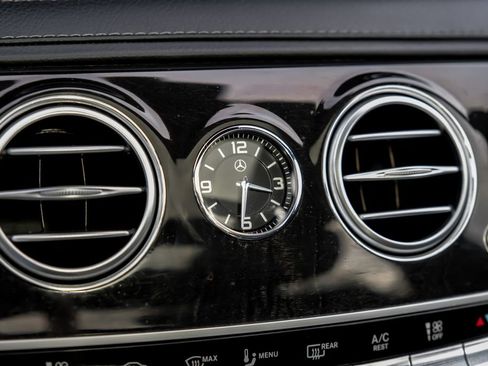 Used 2019 Mercedes-Benz S 560 4MATIC Sedan image 38