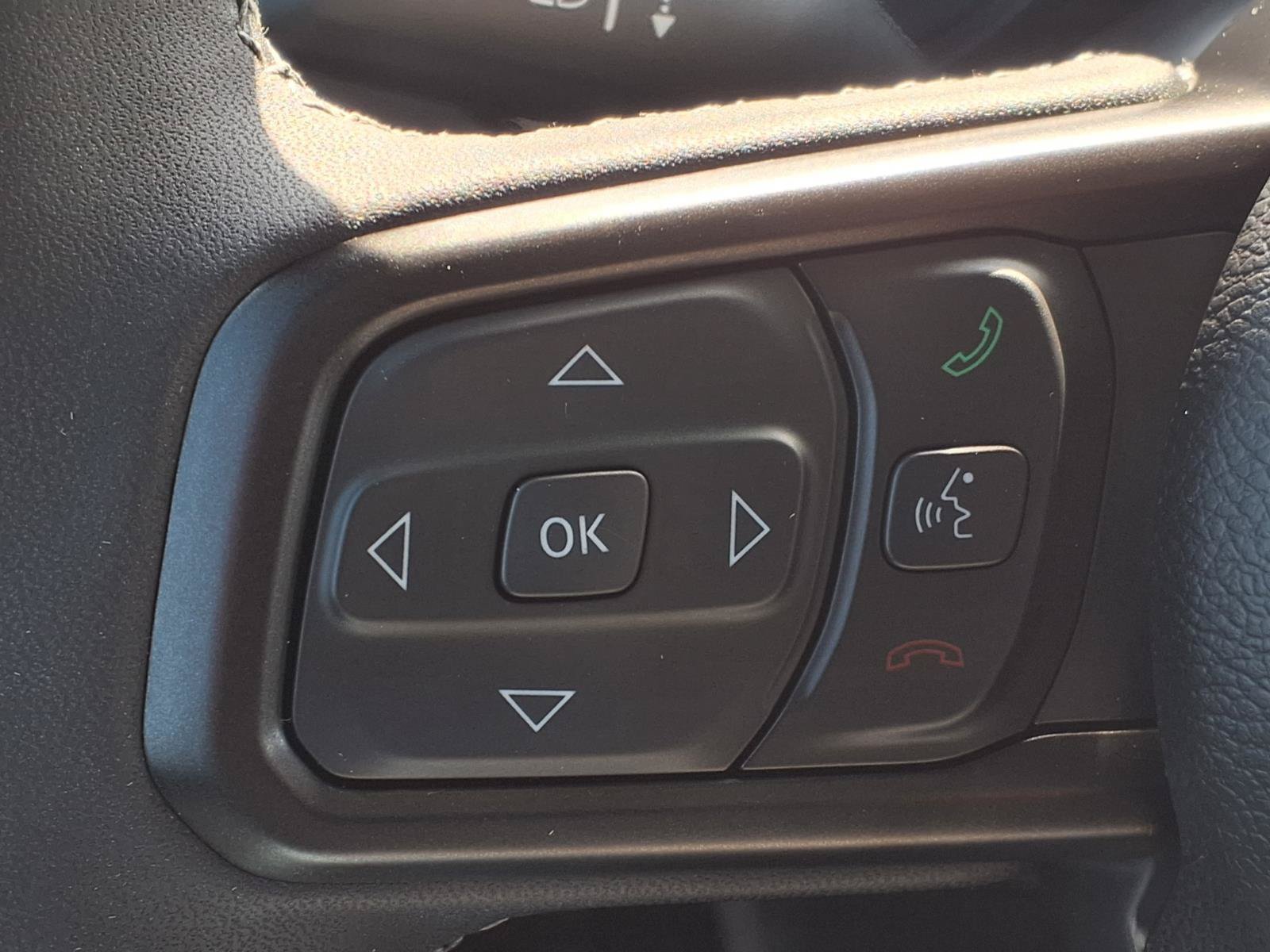 Used 2025 Jeep Gladiator Sport AWD/4WD image 13