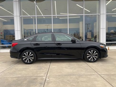 Used 2023 Honda Civic EX image 2