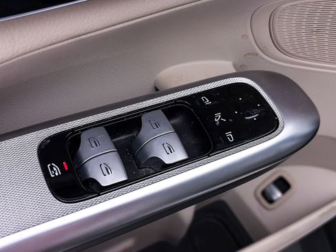 Used 2023 Mercedes-Benz GLC 300 image 17