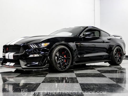 Used 2020 Ford Mustang Shelby GT350R w/ GT350R Equipment Group 920A RWD image 21