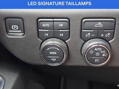 Used 2024 Chevrolet Silverado 1500 LT Trail Boss image 28