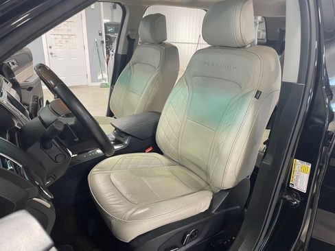 Used 2016 Ford Explorer Platinum image 11