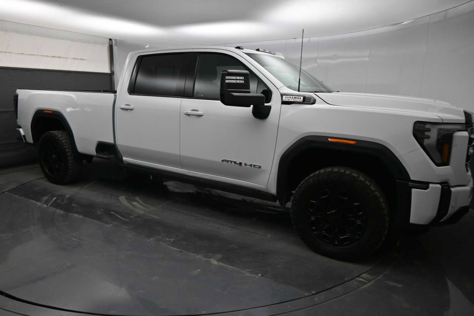 Used 2024 GMC Sierra 2500 AT4 w/ AT4 Premium Plus Package AWD/4WD image 7