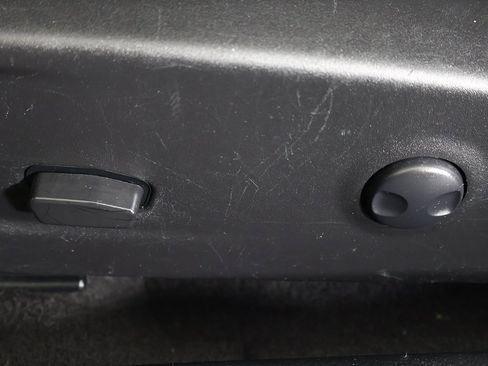 Used 2023 Dodge Challenger SXT image 27