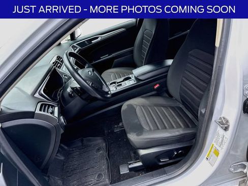Used 2019 Ford Fusion SE FWD image 15