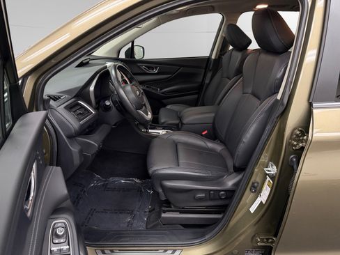 Used 2023 Subaru Ascent Limited w/ Technology Package AWD/4WD image 9