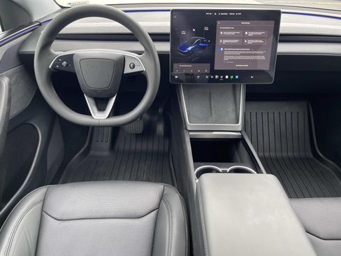 Used 2026 Tesla Model Y 2WD image 6