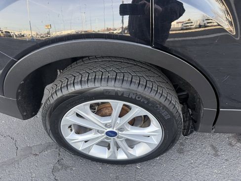 Used 2017 Ford Escape SE image 18