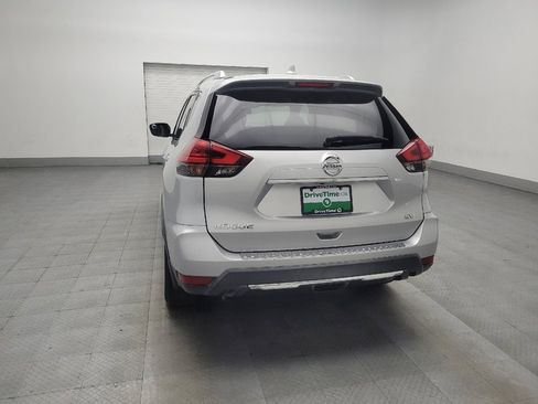 Used 2017 Nissan Rogue SV image 6