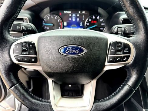 Used 2021 Ford Explorer XLT w/ Equipment Group 202A image 11