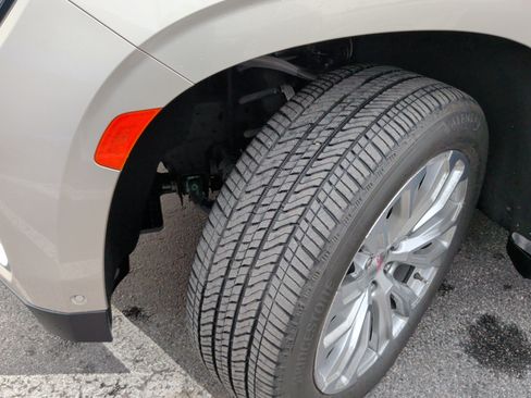 Used 2024 GMC Yukon Denali w/ Advanced Technology Package image 13