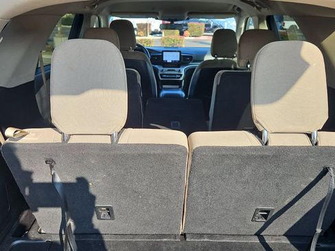 Used 2020 Ford Explorer XLT image 10