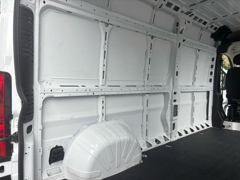 Used 2024 RAM ProMaster 2500 w/ Convenience Group FWD image 40