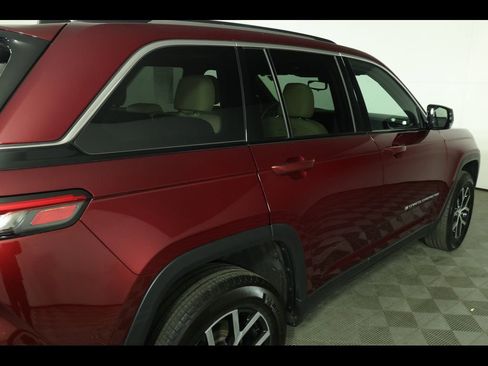 Used 2023 Jeep Grand Cherokee Limited AWD/4WD image 20