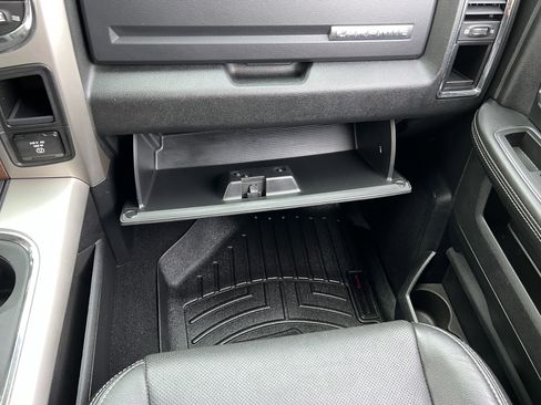 Used 2017 RAM 1500 Laramie AWD/4WD image 35