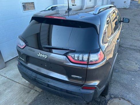 Certified 2019 Jeep Cherokee Latitude Plus w/ Comfort/Convenience Group image 5